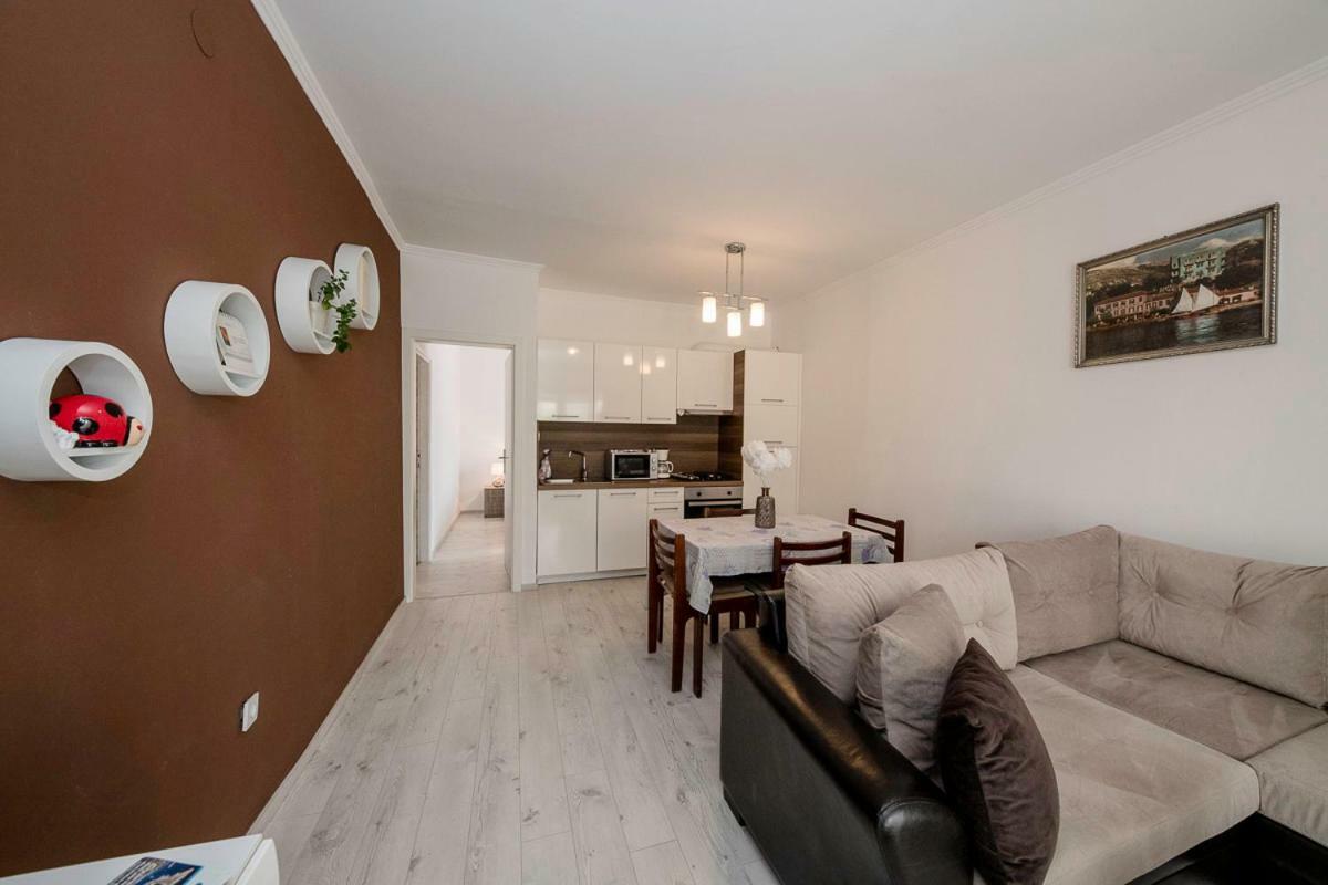 Apartman Jasmina Banjol Εξωτερικό φωτογραφία