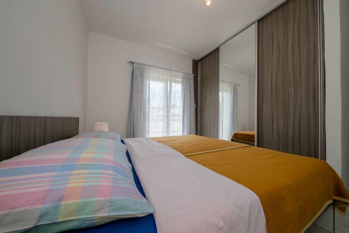 Apartman Jasmina Banjol Εξωτερικό φωτογραφία